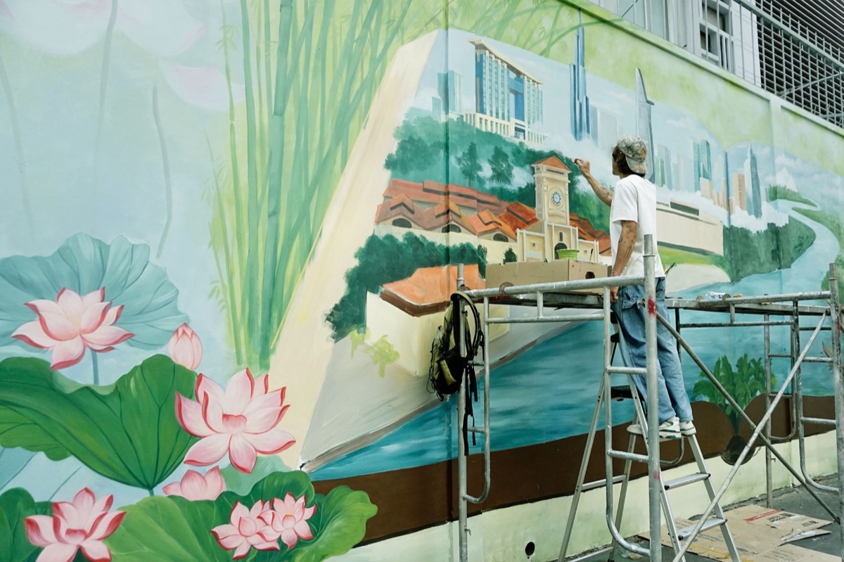 Seongsu-dong street artist mural