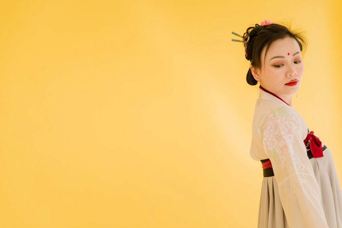 Femme en hanbok dans le quartier de Séongsu-dong