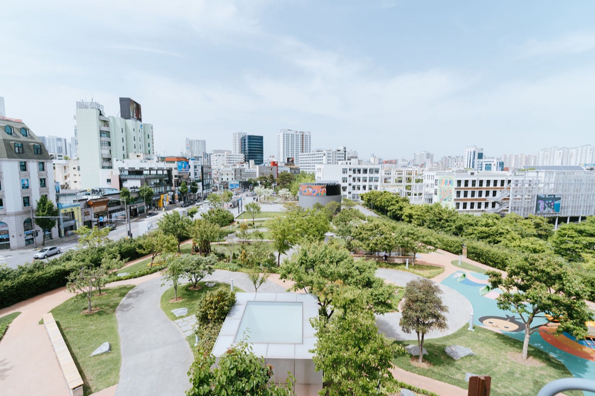 Area verde del campus dell'Università di Tecnologia di Seoul