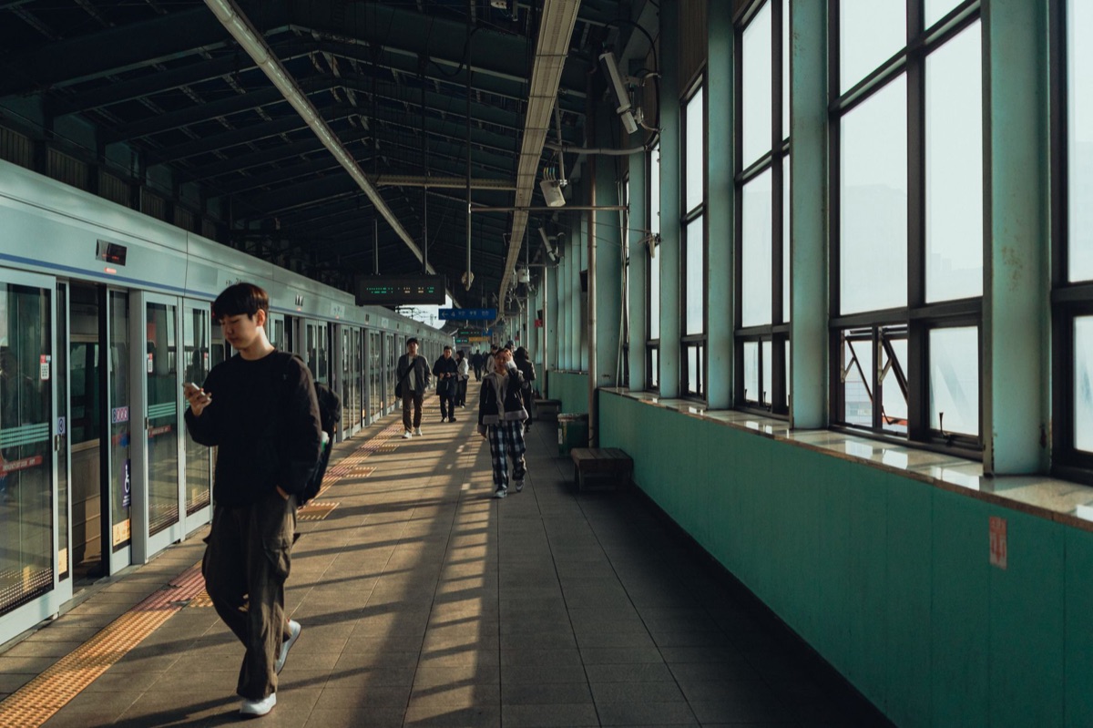 seoul subway station cooling area