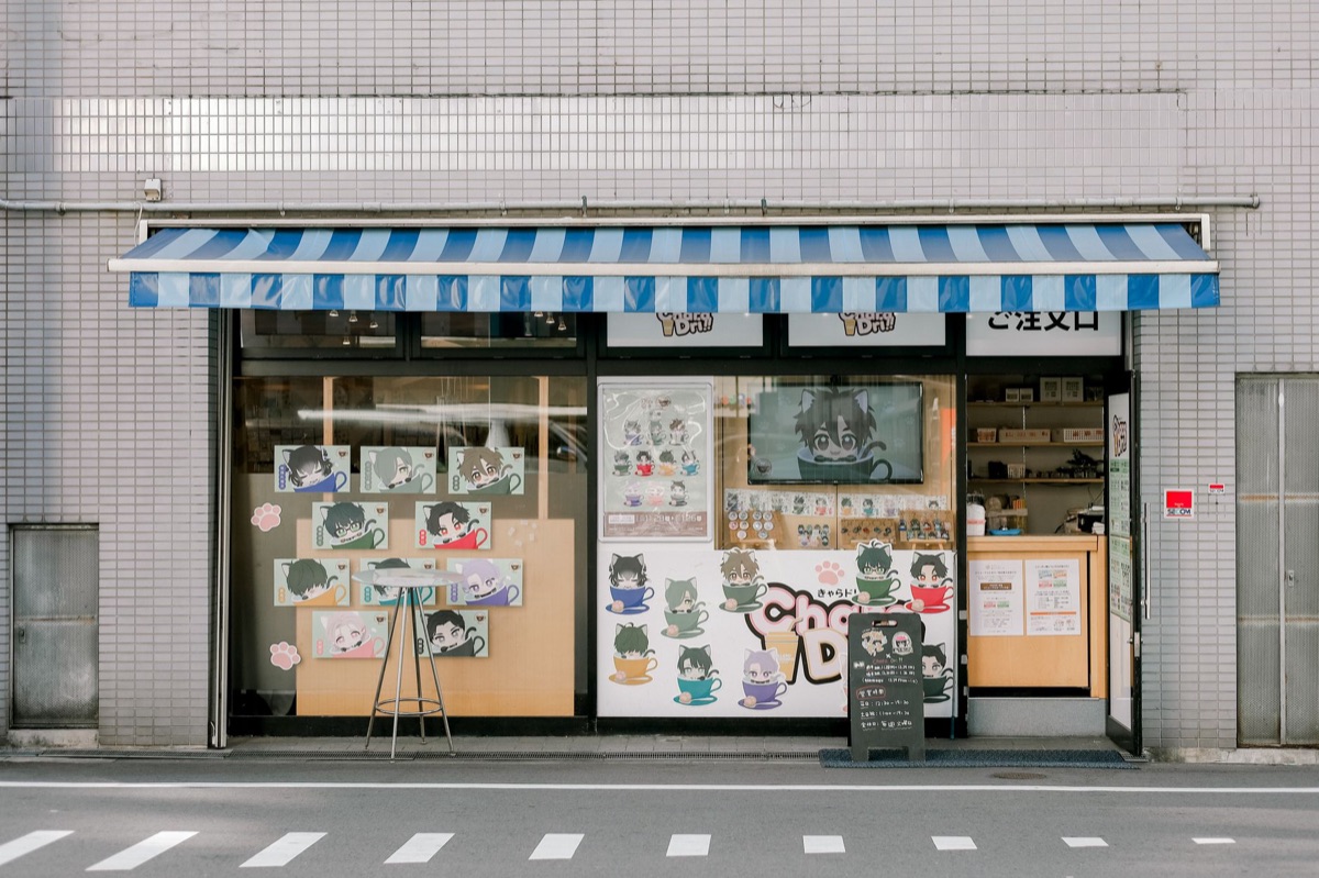 Pop-up store window display in Seongsu-dong