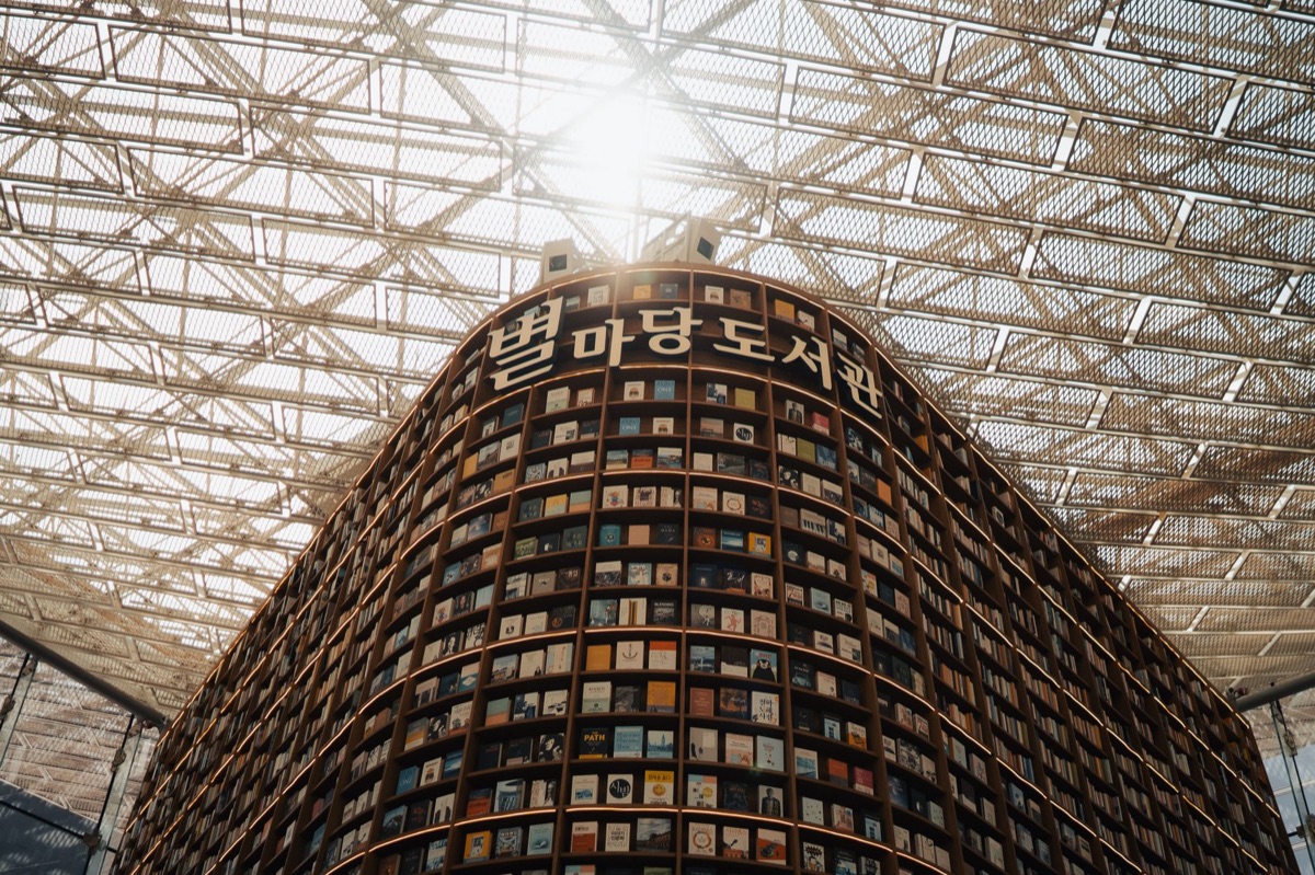 Seoul fashion content display in a pop-up store window