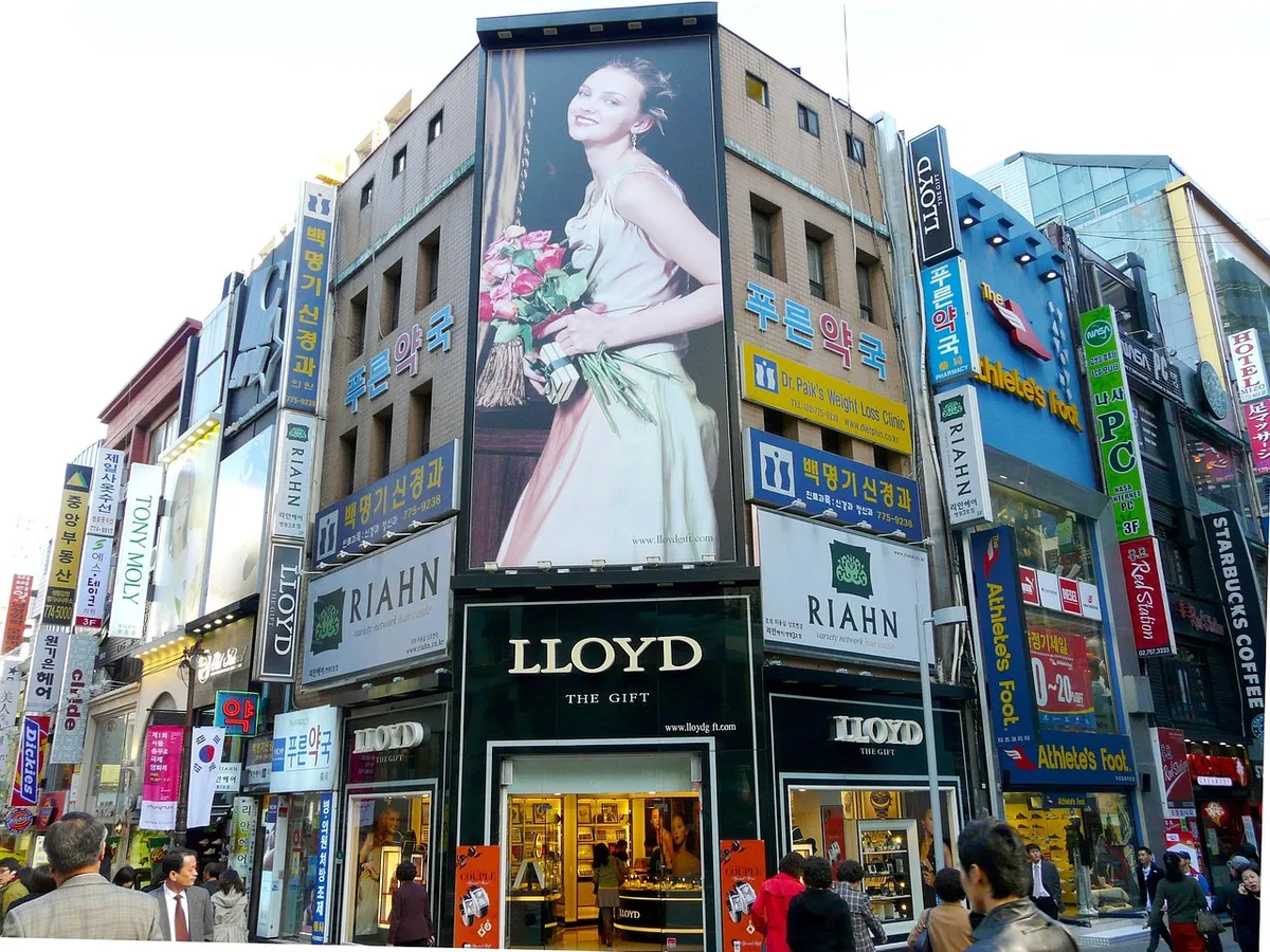 照らされた広告、通り、ファッション通り、広告、ファッション、ショッピング、ミョンドン、ソウル、韓国、化粧品、着用品、食品、ミョンドン、ソウル、ソウル、s